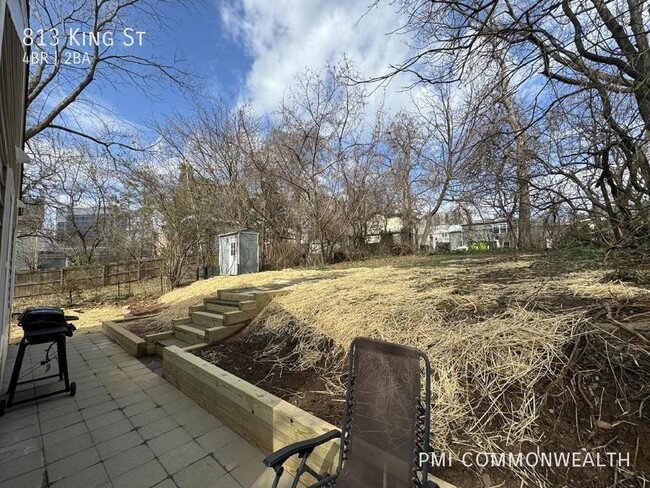 Building Photo - 4 Bed / 2 Bath Single Family (Available 6/...