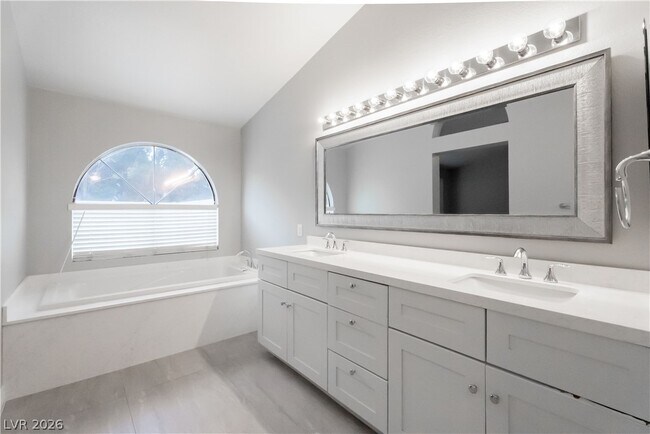 Building Photo - 10024 Sail Landing Ct