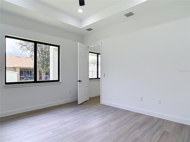 Building Photo - 275 Lecturn St