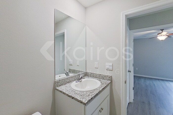 Building Photo - 8651 SW 44th Ct