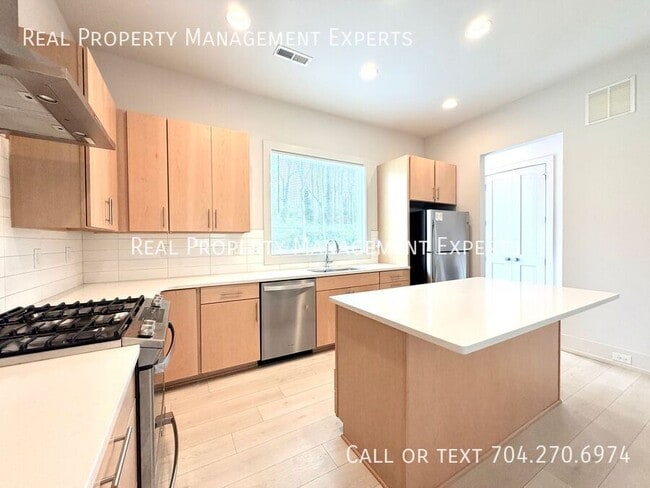 Building Photo - 4115 Merlane Dr