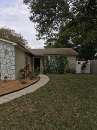 Building Photo - COUUNTRYSIDE CUTIE