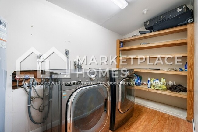 Building Photo - 208 Webb Ave