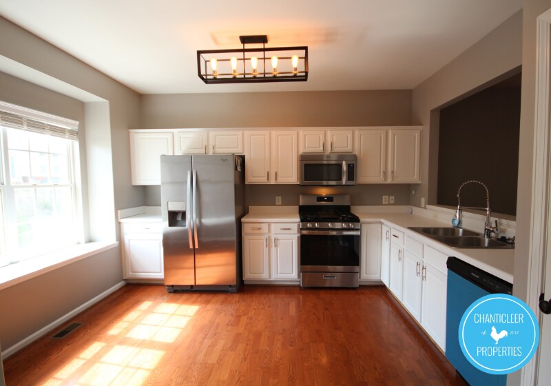Building Photo - 5542 Red Robin Rd