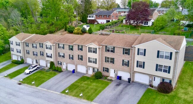 Front of the Home - 212 Lester Ct