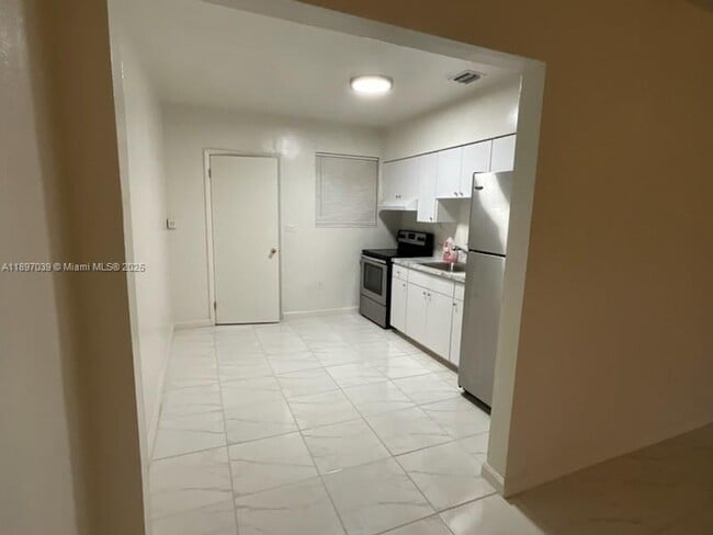 Primary Photo - 2760 NW 47th St