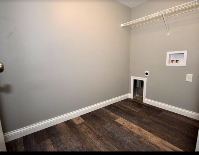 Building Photo - 252 Seminole St