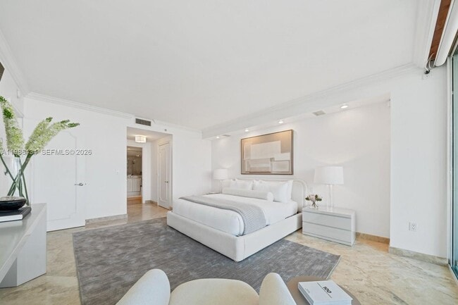 Building Photo - 3400 SW 27th Ave