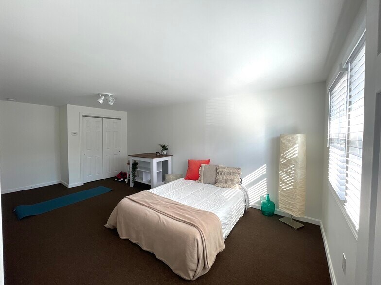 Building Photo - 283 Boynton St