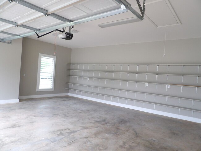 Building Photo - Oak Ridge Forest, Enterprise, AL