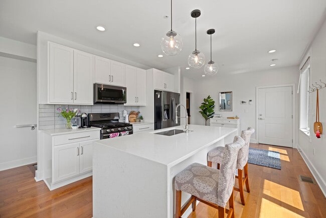 Building Photo - Totally Awesome in Trinidad! 3 bed + 2.5 BA on 2 levels