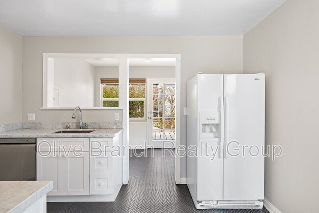 Building Photo - 12827 Rubens Ave