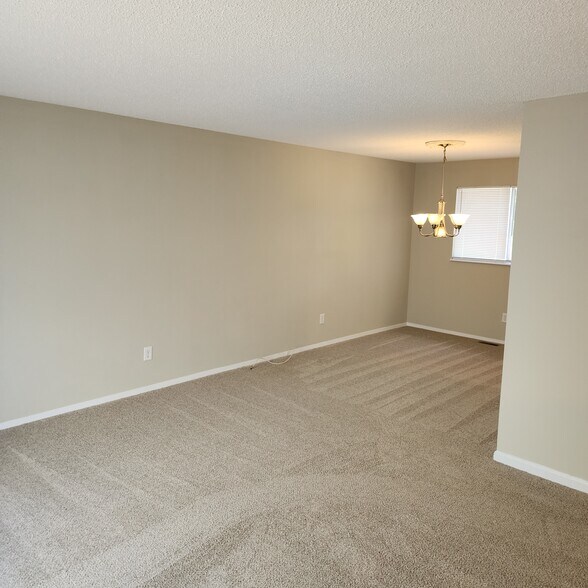 Building Photo - 2573 Millvalley Dr