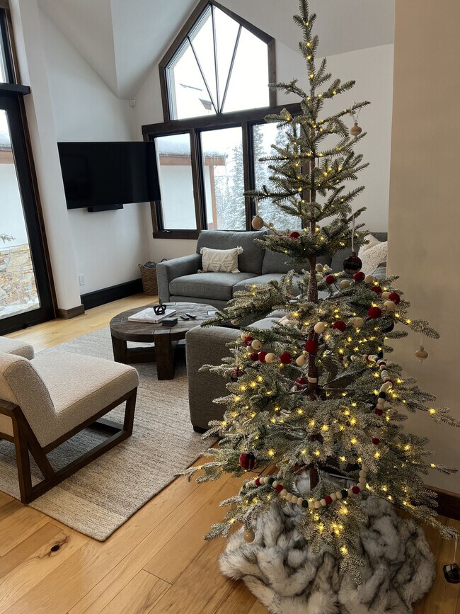 Building Photo - 116 Winterleaf Dr