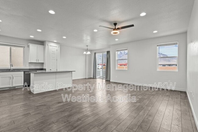 Building Photo - 298 Old Farm Ln