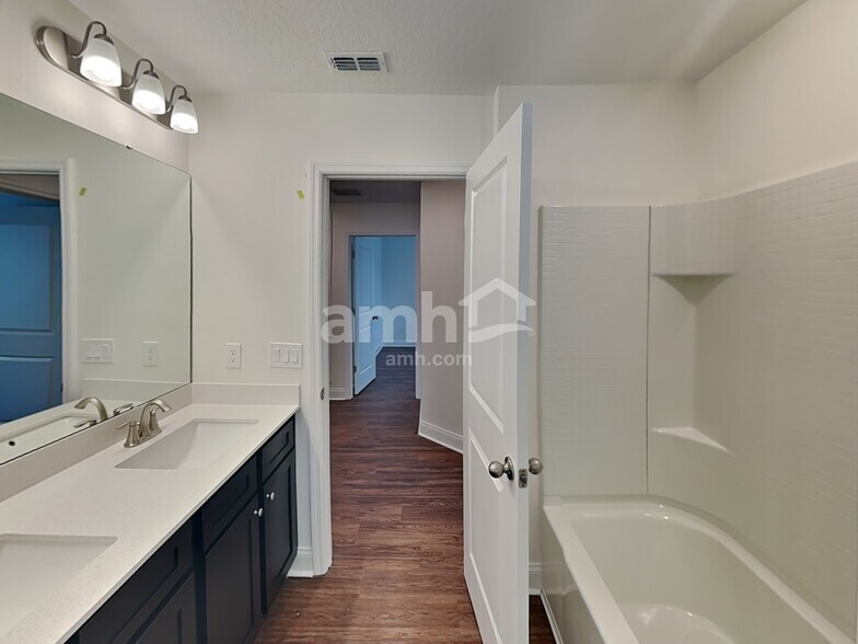 Building Photo - 6062 Little Blf Cir