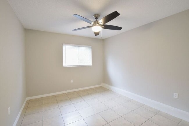 Building Photo - Fully Renovated 2 Bedroom in Sanford