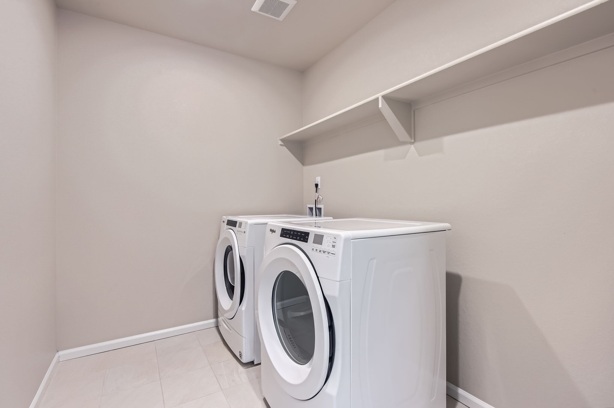 Large Laundry with Washer/Dryer - 588 Silver Rock Trl