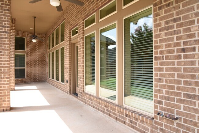 Building Photo - 5922 Solara Ledge Ln