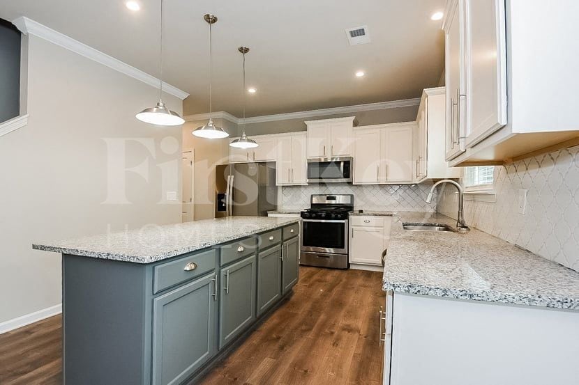 Building Photo - 40 Maple Grove Dr