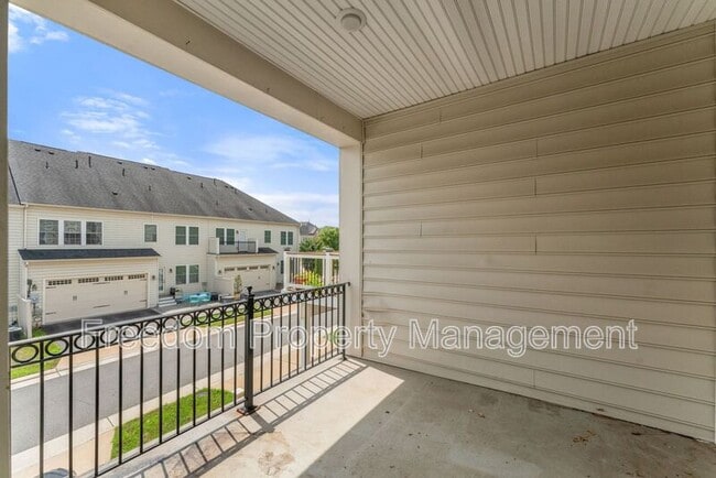 Building Photo - 42524 Rowderbury Square