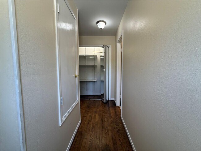 Building Photo - 3512 Shadowwood Ct