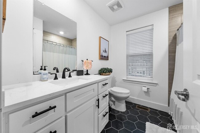 Building Photo - 1901 Swales Ct