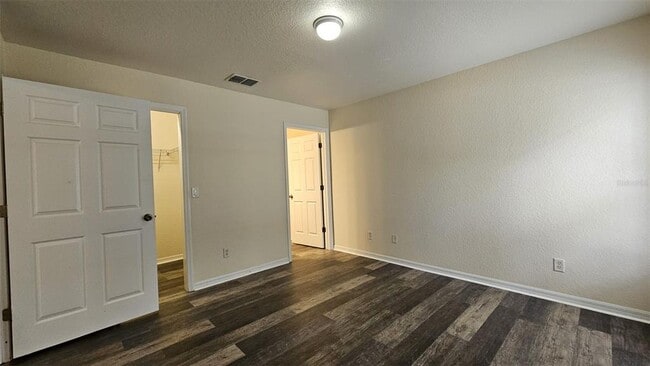 Building Photo - 6300 W Oak Park Blvd