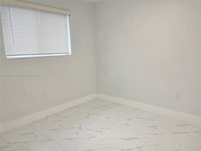 Building Photo - 1614 NW 46th St