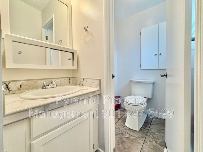 Building Photo - 3894 W Marcus Rd