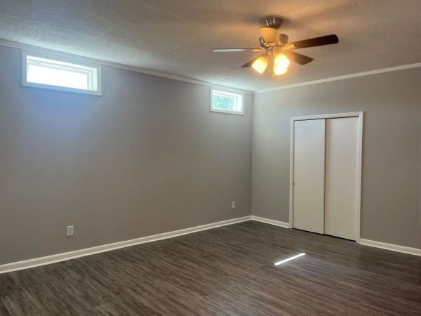 Building Photo - Charming 3 bed/2 bath, plus bonus, close to downtown and campus