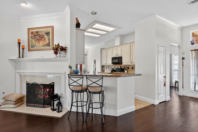 Building Photo - 502 Ernst Ct