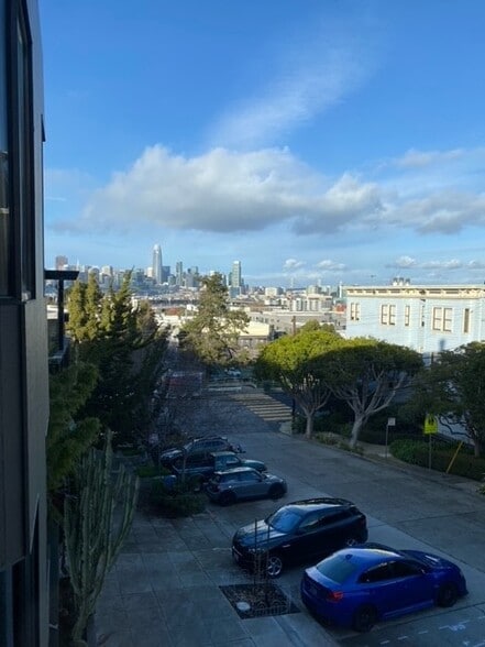 DOWNTOWN VIEWS - 630 Carolina St