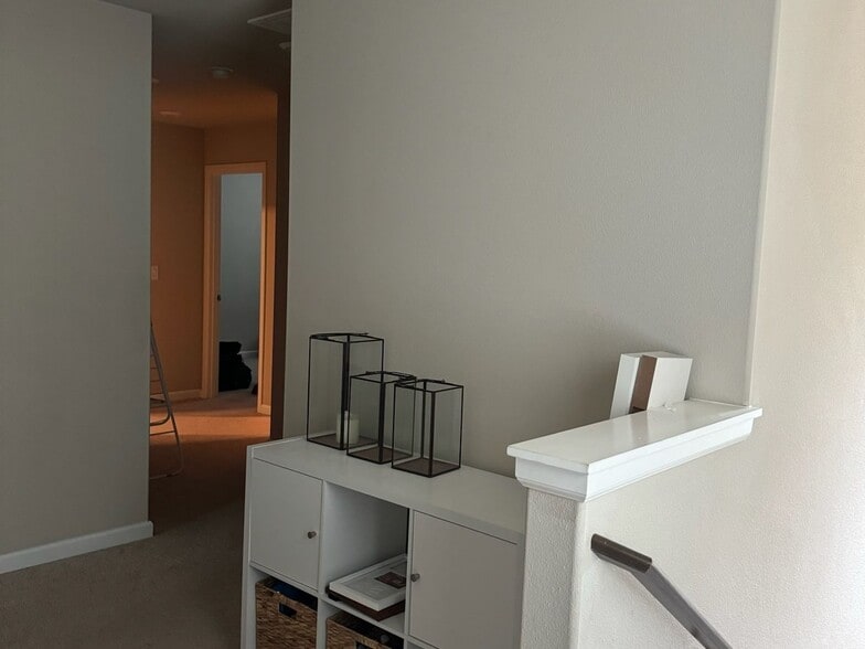 Building Photo - 4132 Cameron Dr NE