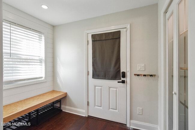 Building Photo - 108 Morris Ave