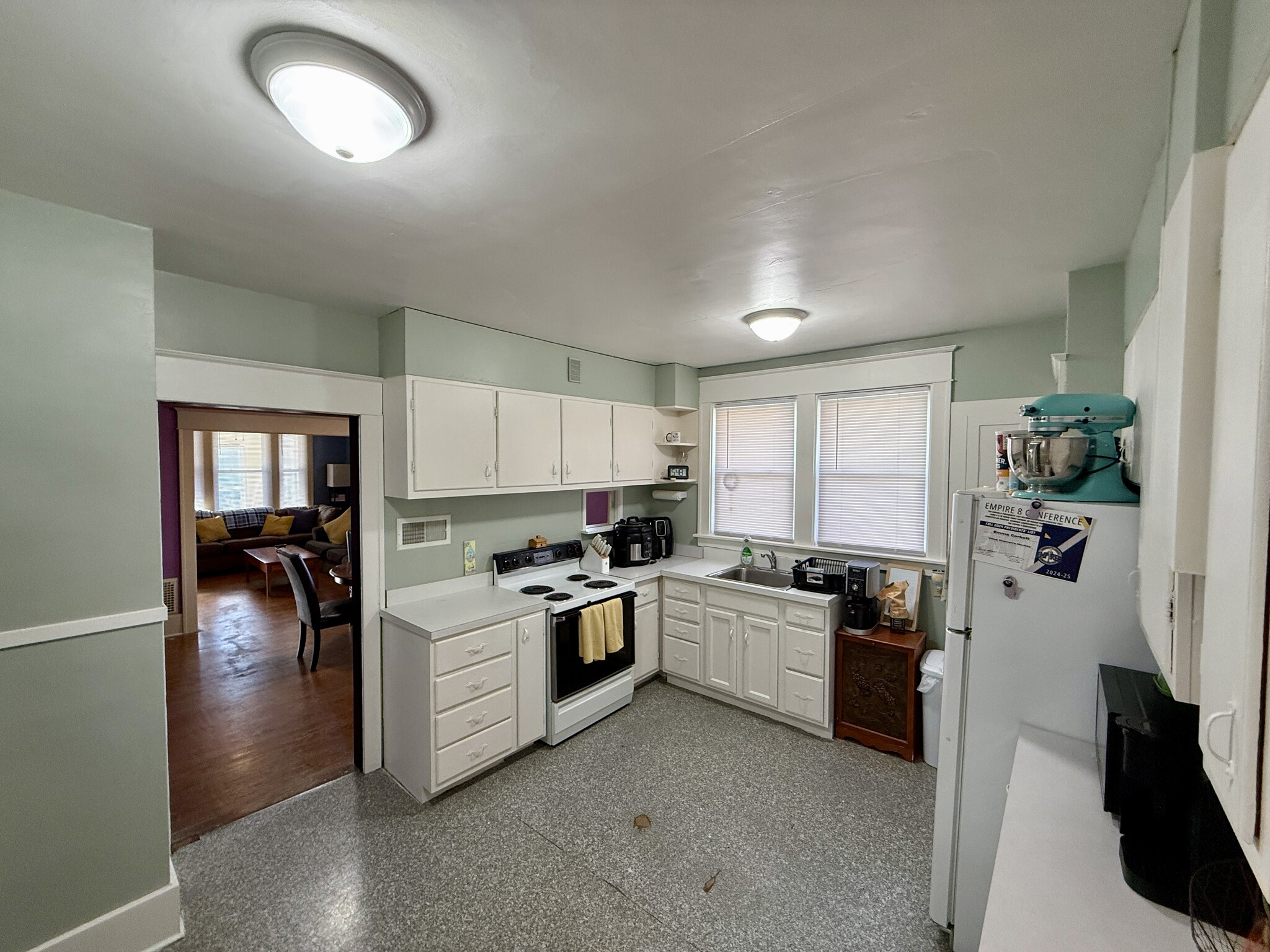 kitchen - 1005 Kellogg Ave