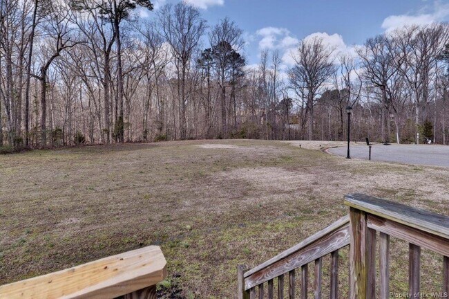 Building Photo - 104 Chanticleer Ct