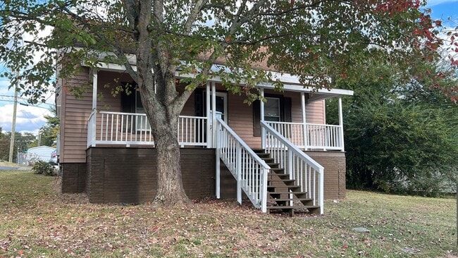 Building Photo - 422 West Ave