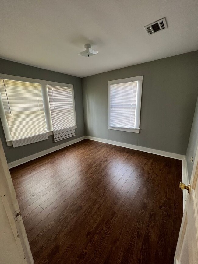 Building Photo - Spacious 3BR/1BA Home in Houma – $1,100/Month | 1,000 Sq Ft