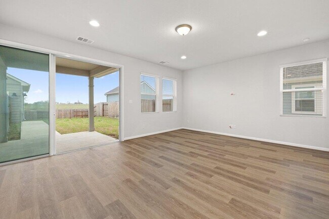 Building Photo - 303 Elm Br Trl