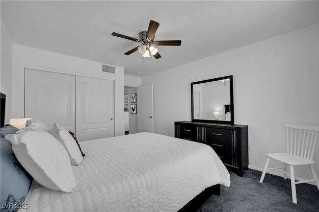 Building Photo - 1909 Mountain Hills Ct