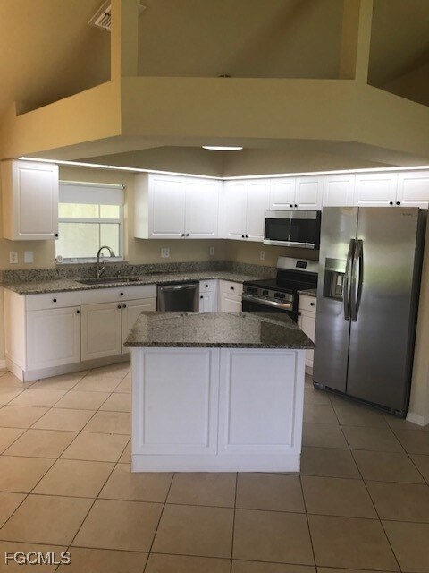 Building Photo - 2303 NW 37th Ave