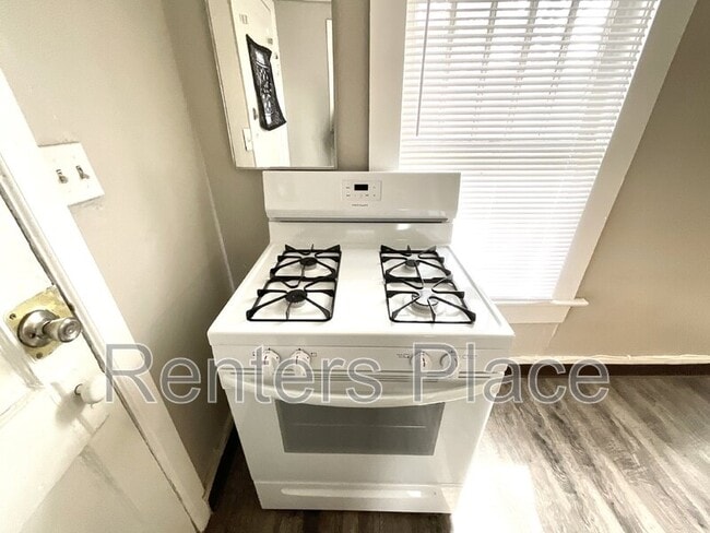 Building Photo - 517 S 40th W Ave