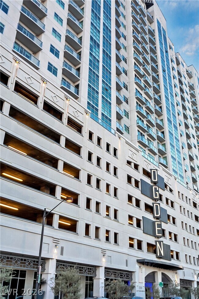 Building Photo - 150 S Las Vegas Blvd