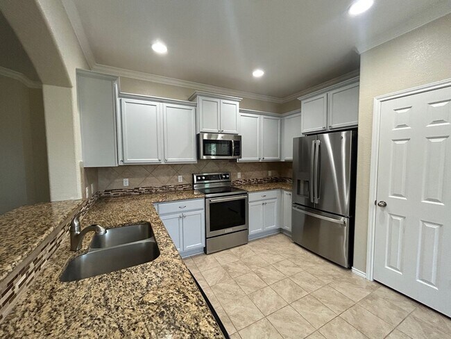Building Photo - Updated China Spring ISD Home