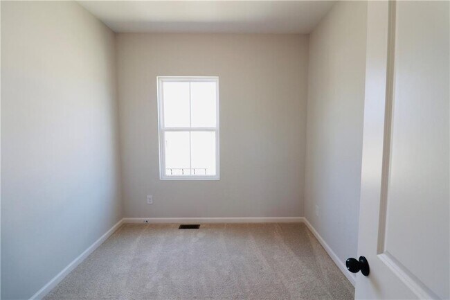 Building Photo - 2821 Beacon Bend Xing