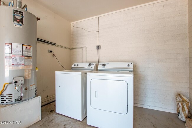 Building Photo - 312 E Hermosa Dr