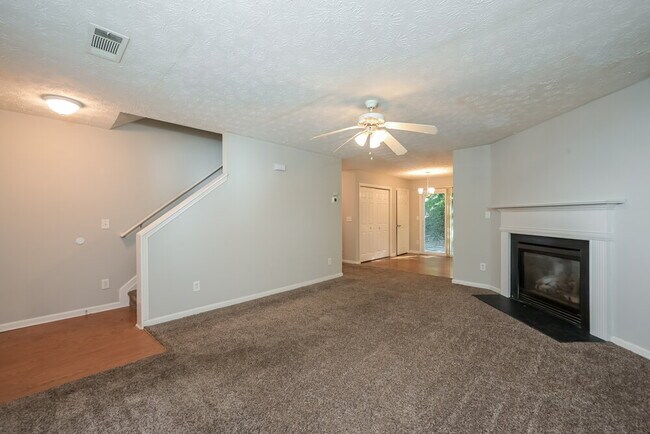 Building Photo - 154 Springbottom Dr SE