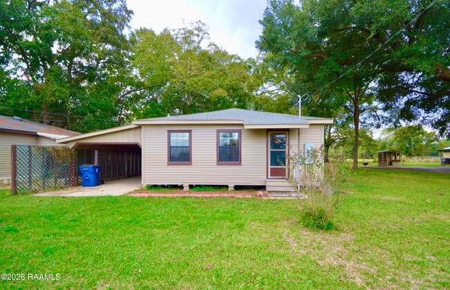 Building Photo - 2114 S Ave F