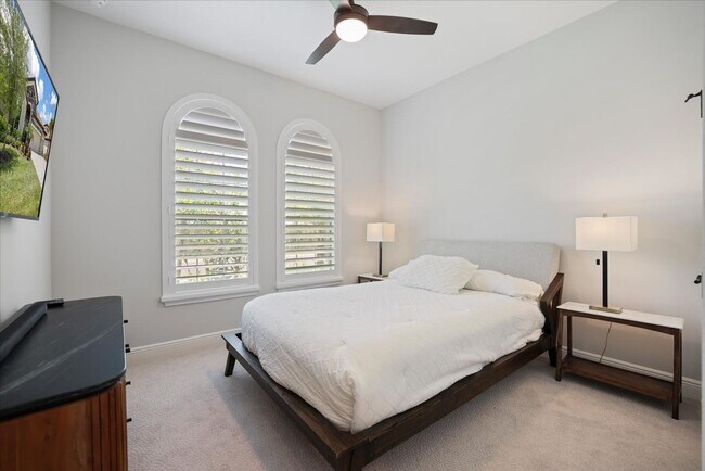Building Photo - Luxury Home w/ Pool, Outdoor Kitchen, Car Lift, & Water View In Parrish!